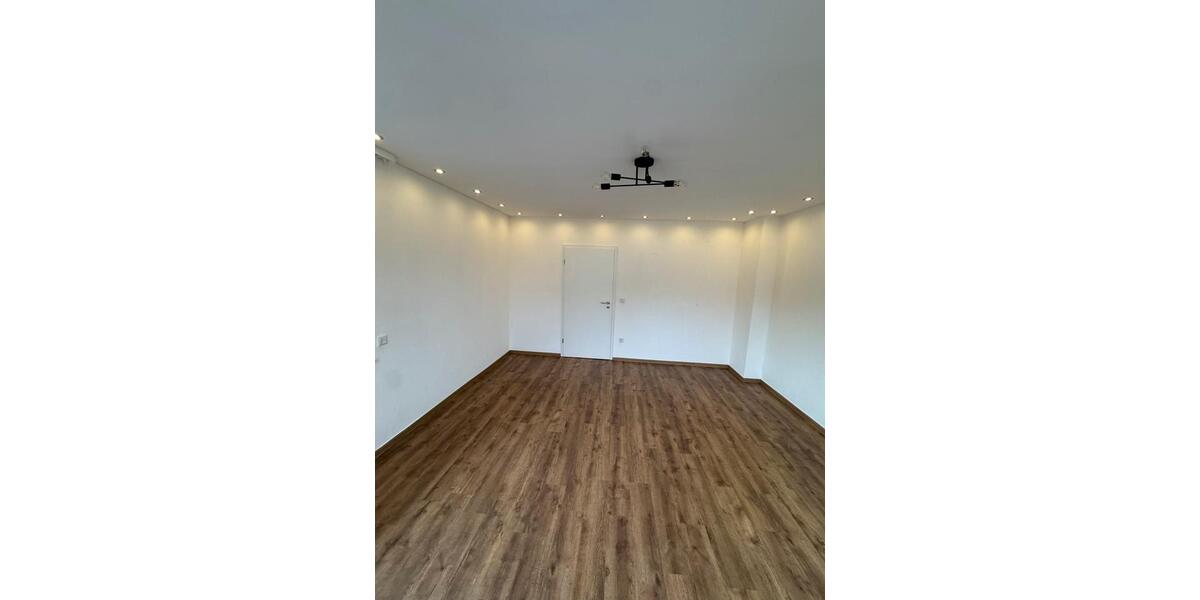 Sanierte 4 Zimmer Wohnung 145qm 4 zimmer