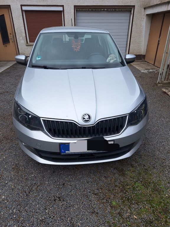 Skoda Fabia 76.000 km 8.500 € Röderland 04932