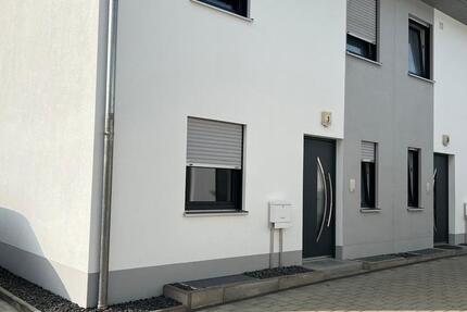 Haus Abensberg - 4 Zimmer, 102 m&sup2;, 1.500&euro; | Angebot:25640594