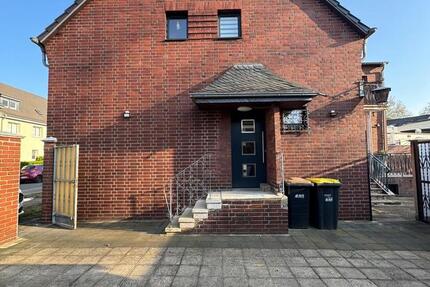 Haus Köln Chorweiler - 4 Zimmer, 110 m&sup2;, 1.800&euro; | Angebot:26682769