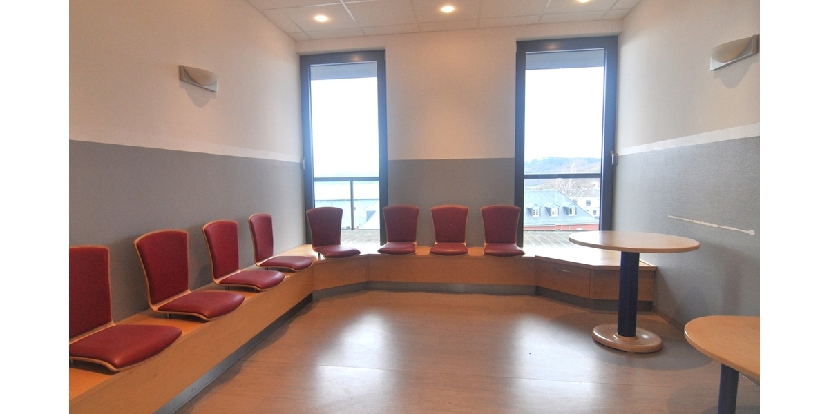 Praxisfläche mit Penthouse-Feeling im Ärztehaus - Gewerbeobjekt Königstein | Angebot:26339473