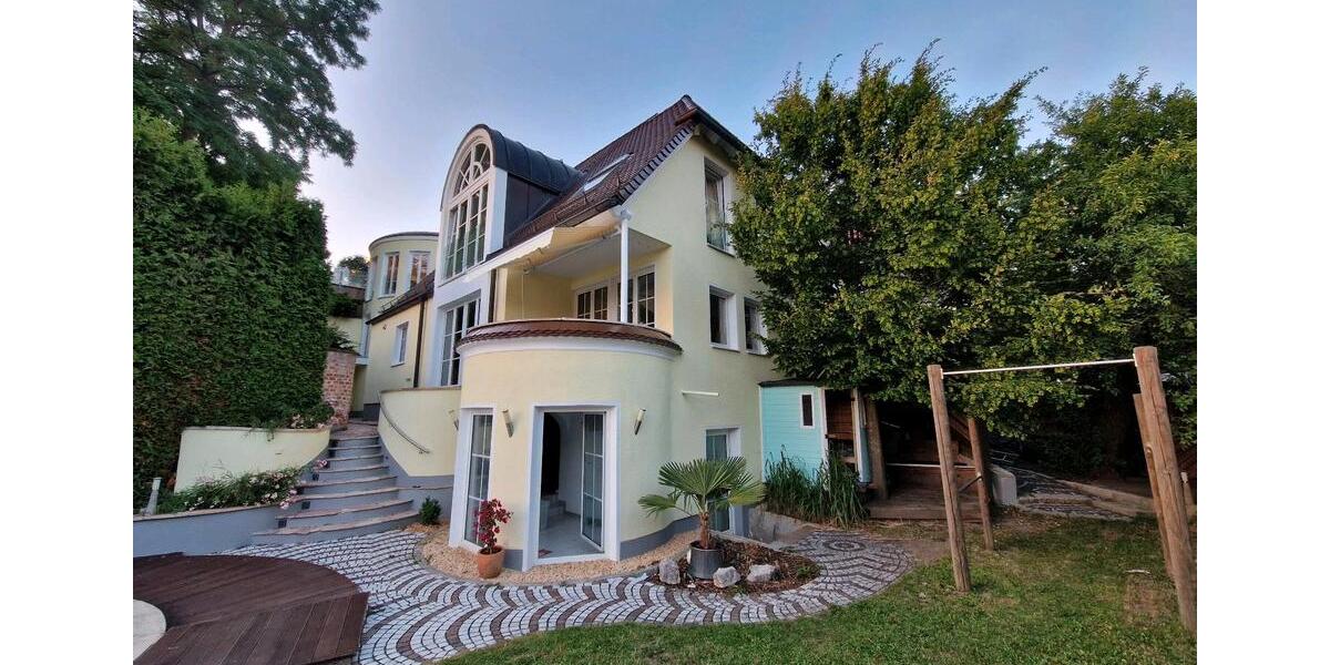 Villa Friedberg - 9 Zimmer, 350 m&sup2;, 1.825.000&euro; | Angebot:26701134