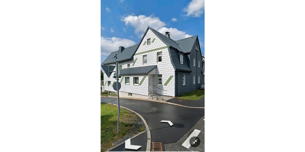 Doppelhaushälfte Neuhaus am Rennweg - 15 Zimmer, 200 m&sup2;, 120.000&euro; | Angebot:22580676