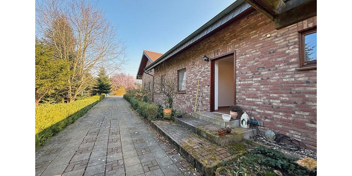 Dachgeschoßwohnung Issum - 5 Zimmer, 140 m&sup2;, 1.300&euro; | Angebot:26249906
