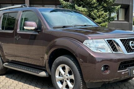 Nissan Pathfinder 200.000 km 16.100 € Pfullingen 72793