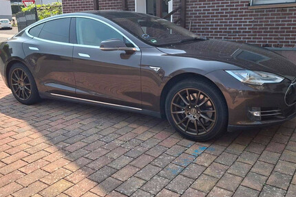 Tesla Model S 262.000 km 15.700 € Alterkülz 56288