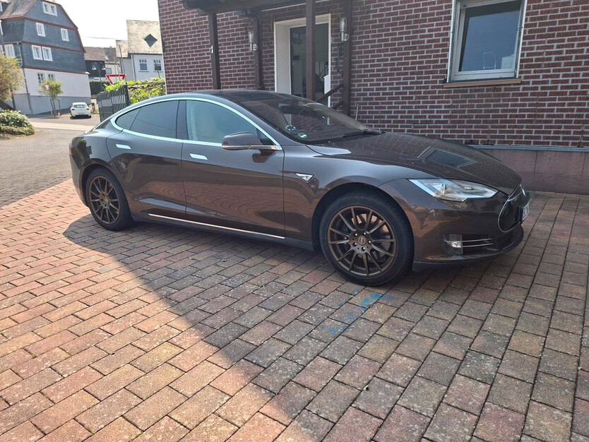 Tesla Model S 262.000 km 15.700 € Alterkülz 56288