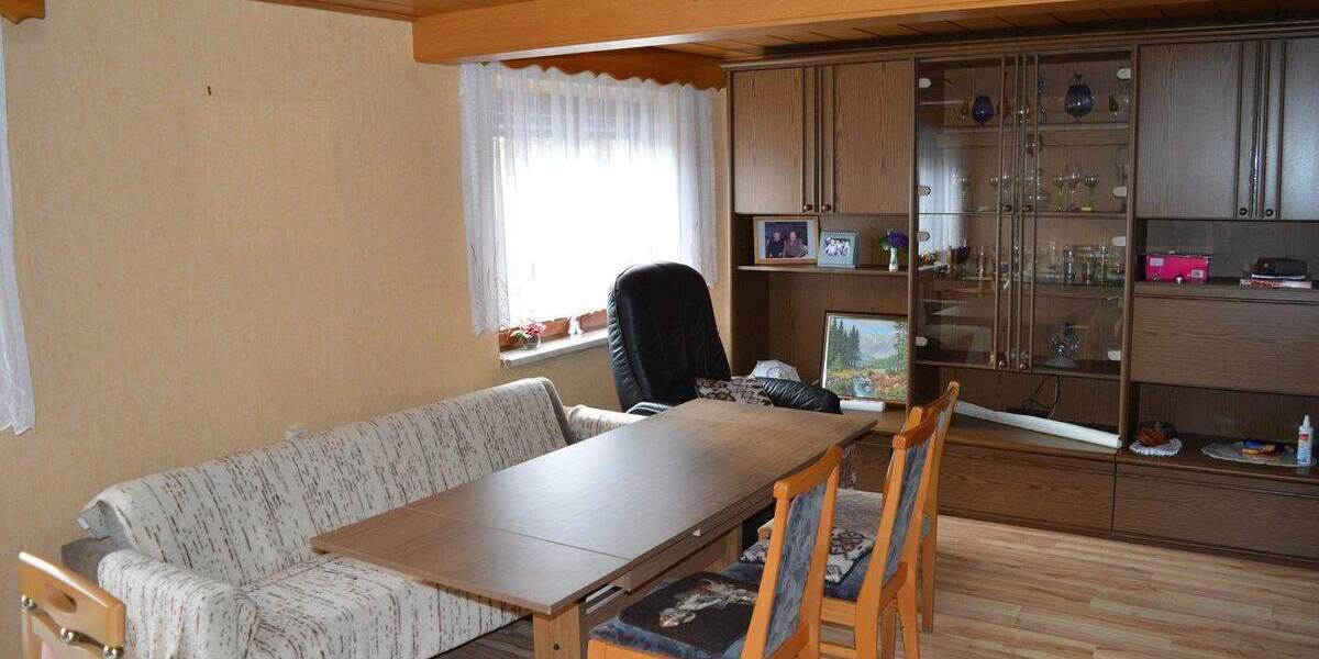 Einfamilienhaus Römhild Milz - 8 Zimmer, 150 m&sup2;, 72.000&euro; | Angebot:25668474