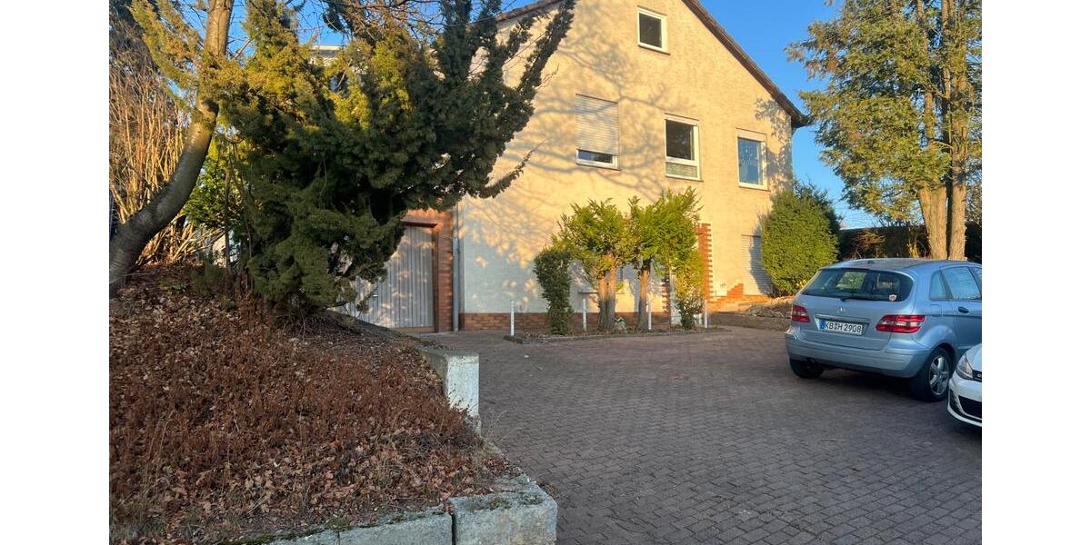 Einfamilienhaus Bad Arolsen - 10 Zimmer, 240 m&sup2;, 350.000&euro; | Angebot:25843880