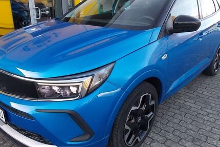 Opel Grandland (X) 88.878 km 23.490 &euro; Brunsbüttel 25541