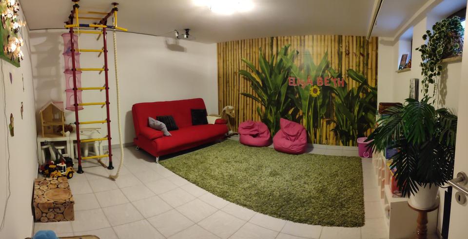 Modernes Wohnen mit Stil & Komfort: Stadtvilla mit Sauna & Garten 7.5 zimmer