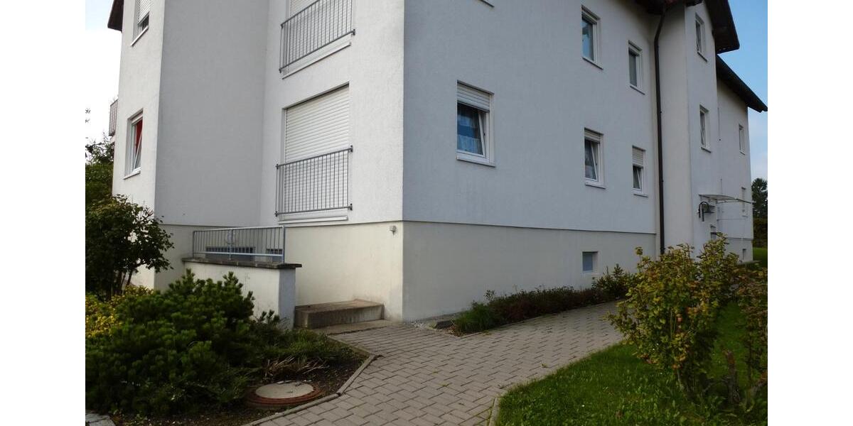 Erdgeschoßwohnung Weidhausen bei Coburg - 3 Zimmer, 85 m&sup2;, 690&euro; | Angebot:26411121