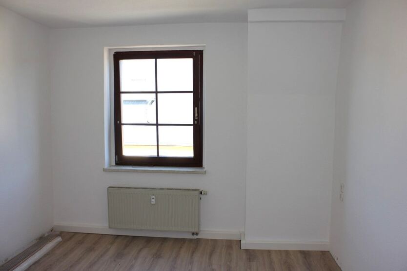 Neu sanierte 2-Raum Dachgeschoss-Wohnung in ruhiger Lage von Markersorf 2 zimmer