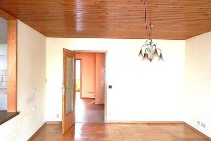 Helle 3 Zimmer-Wohnung mit Balkon und Tiefgaragen-Stellplatz in guter Lage! 3 zimmer