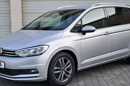 VW Touran 158.100 km 15.990 &euro; Neuburg am Inn 94127