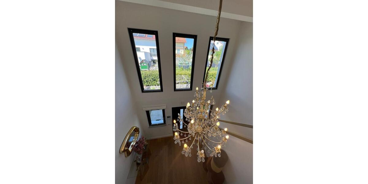 Villa Hohenpolding - 4.5 Zimmer, 185 m&sup2;, 2.950&euro; | Angebot:26383331