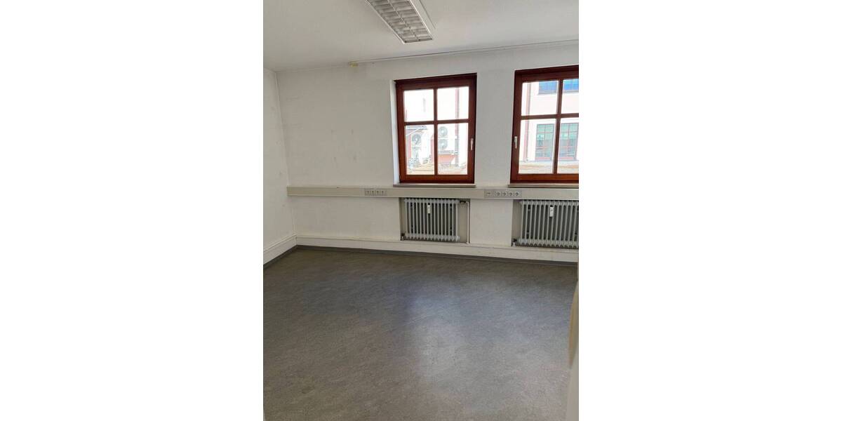 Gewerbeobjekt Weiden in der Oberpfalz Weiden - 9 Zimmer, 242 m&sup2;, 190.000&euro; | Angebot:25663730