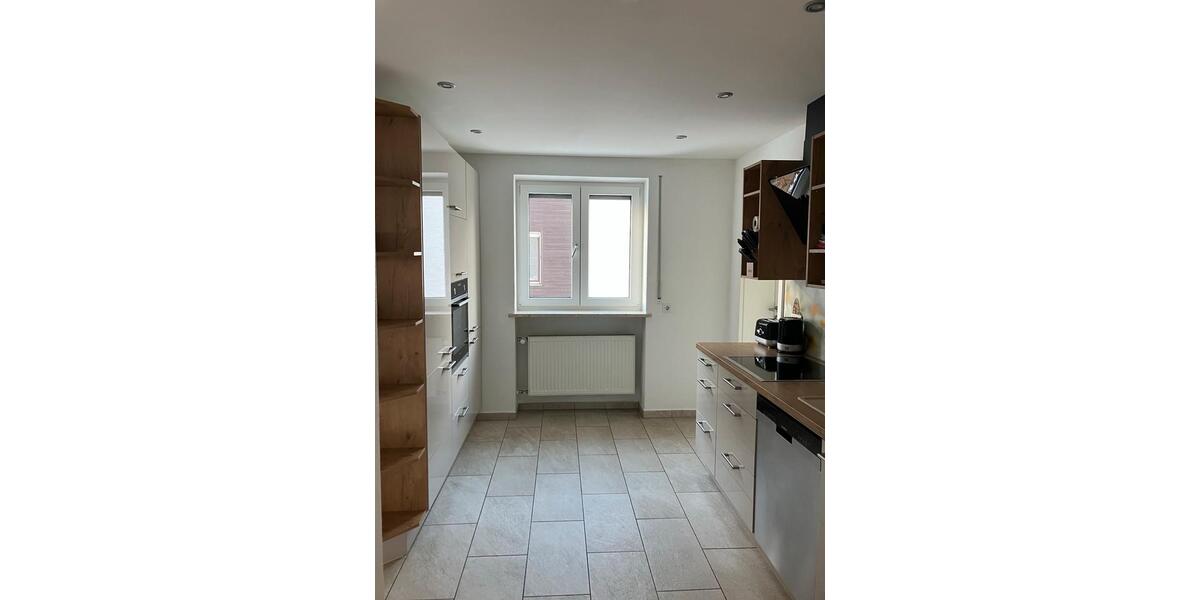 Erdgeschoßwohnung Gaimersheim - 5 Zimmer, 140 m&sup2;, 1.800&euro; | Angebot:25342319