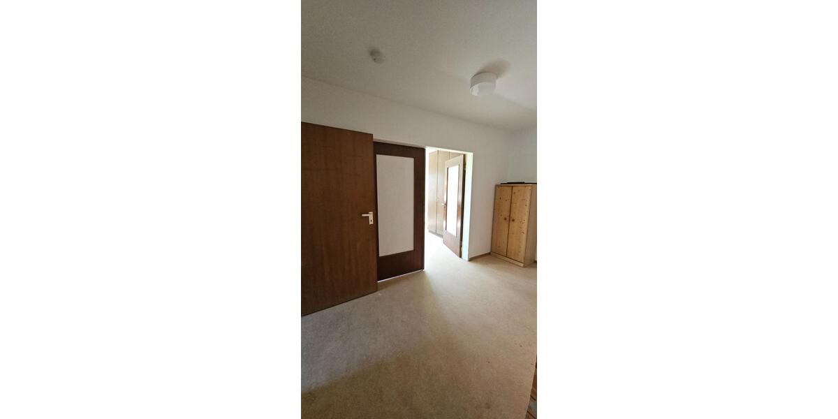Etagenwohnung Immenreuth - 1 Zimmer, 78 m&sup2;, 450&euro; | Angebot:25852676