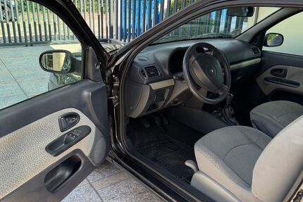 Renault Clio 214.000 km 1.150 &euro; Berlin 12099