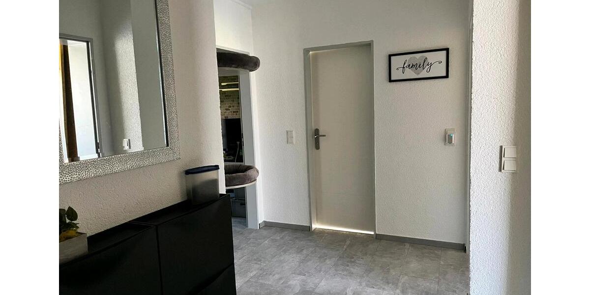 Schönes großes 1-2 Familienhaus in Reyershausen zu verkaufen zimmer