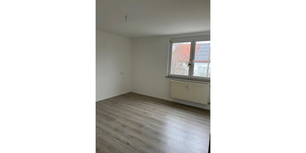 Etagenwohnung Sonnenbühl - 5 Zimmer, 130 m&sup2;, 1.150&euro; | Angebot:24730097
