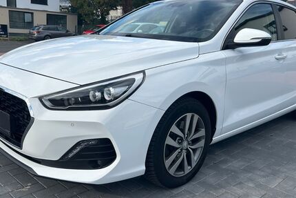 Hyundai i30 71.000 km 12.990 &euro; Biebertal 35444