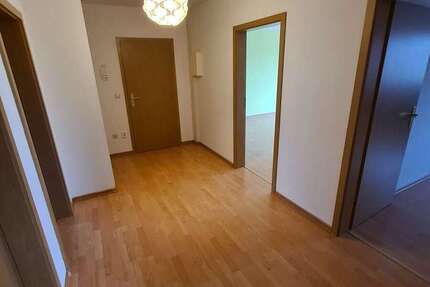 Wohnung zum Kaufen in Staßfurt 100.000 € 83.8 m² 3 zimmer
