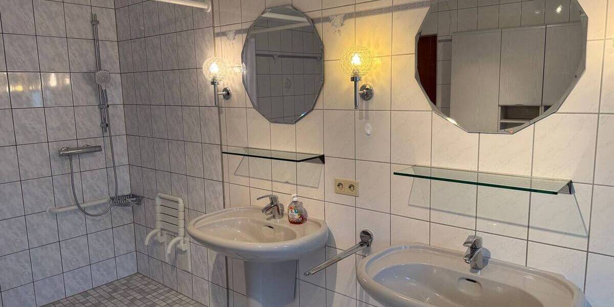 Bauernhaus, Landhaus Riepsdorf - 5 Zimmer, 250 m&sup2;, 279.000&euro; | Angebot:26306243