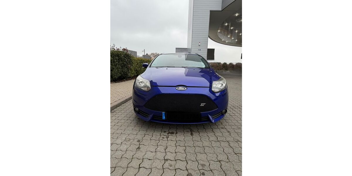 Ford Focus 143.000 km 12.199 &euro; Bad Dürkheim 67098