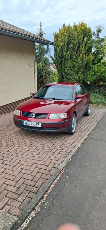 VW Passat 213.000 km 1.111 € Fernwald 35463