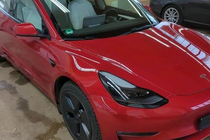 Tesla Model 3 32.000 km 28.500 &euro; Kirchberg/Untermitterdorf 94259