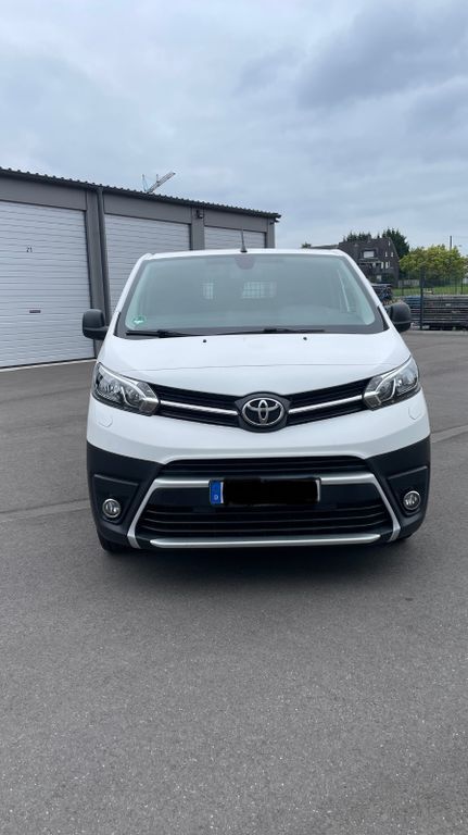 Proace (Verso)