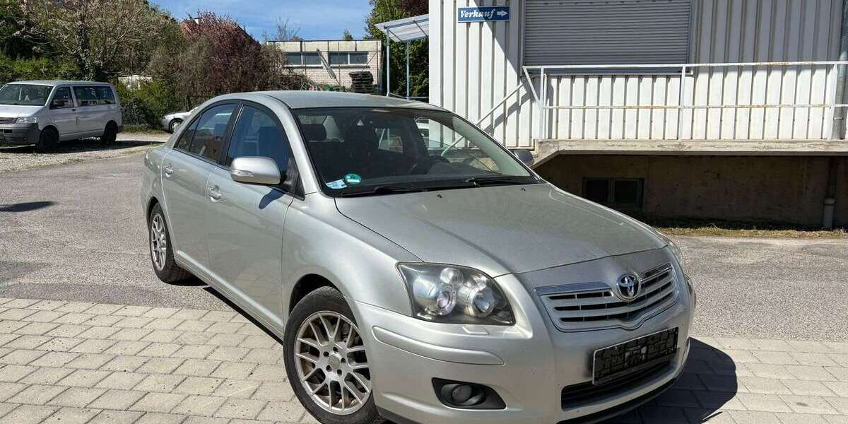 Toyota Avensis 349.000 km 1.999 &euro; Kitzingen 97318