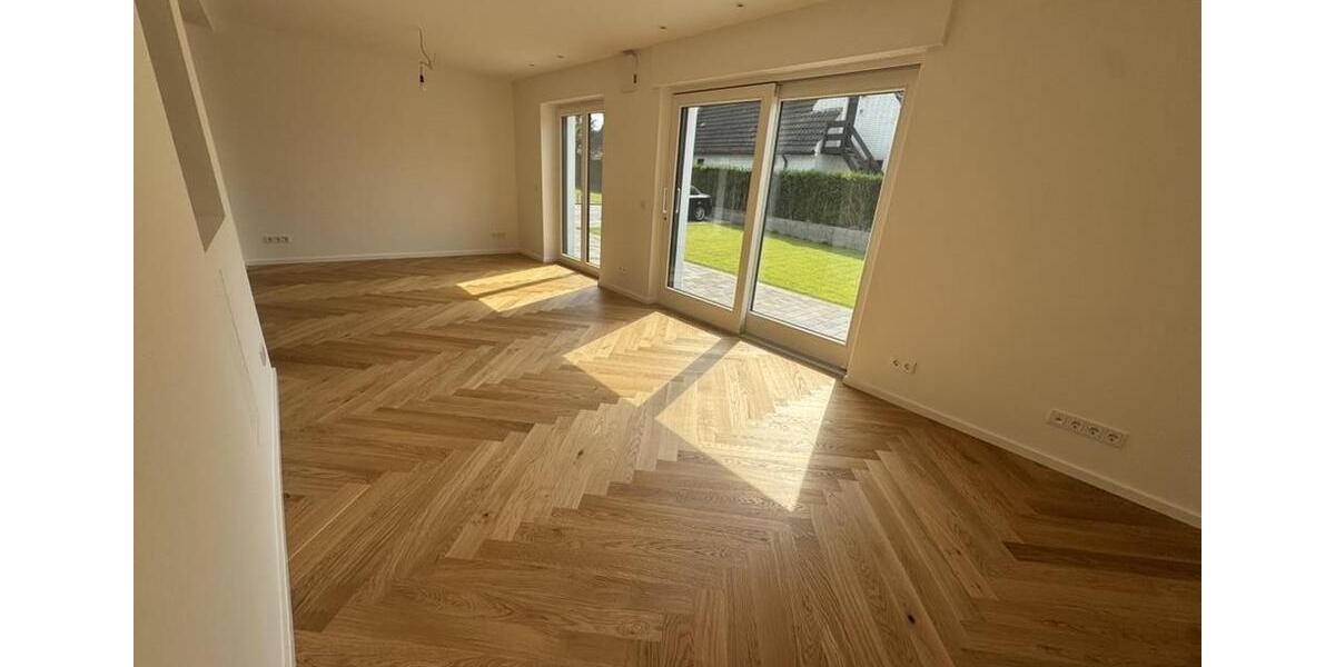 Doppelhaushälfte Düsseldorf Stadtbezirk 5 - 3.5 Zimmer, 100 m&sup2;, 2.500&euro; | Angebot:26276442