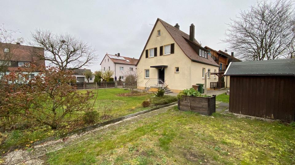 Einfamilienhaus mit Garten + Garage 575m^2 ZU VERMIETEN! 5 zimmer