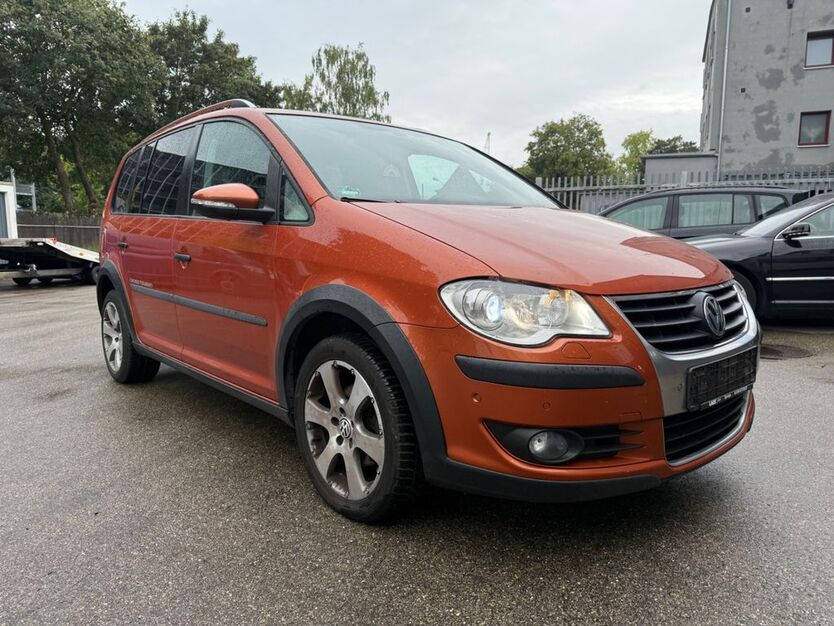VW Touran 190.631 km 3.500 € Augsburg 86165