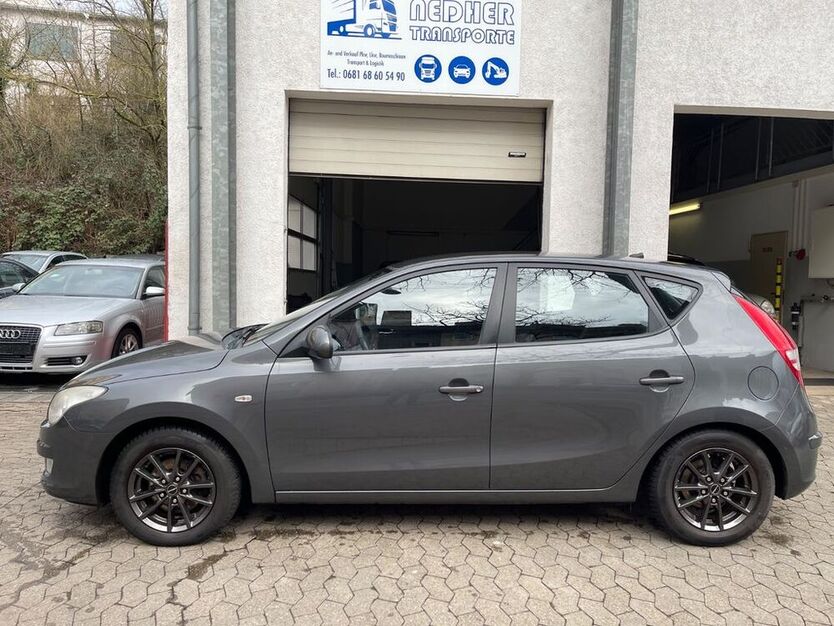 i30