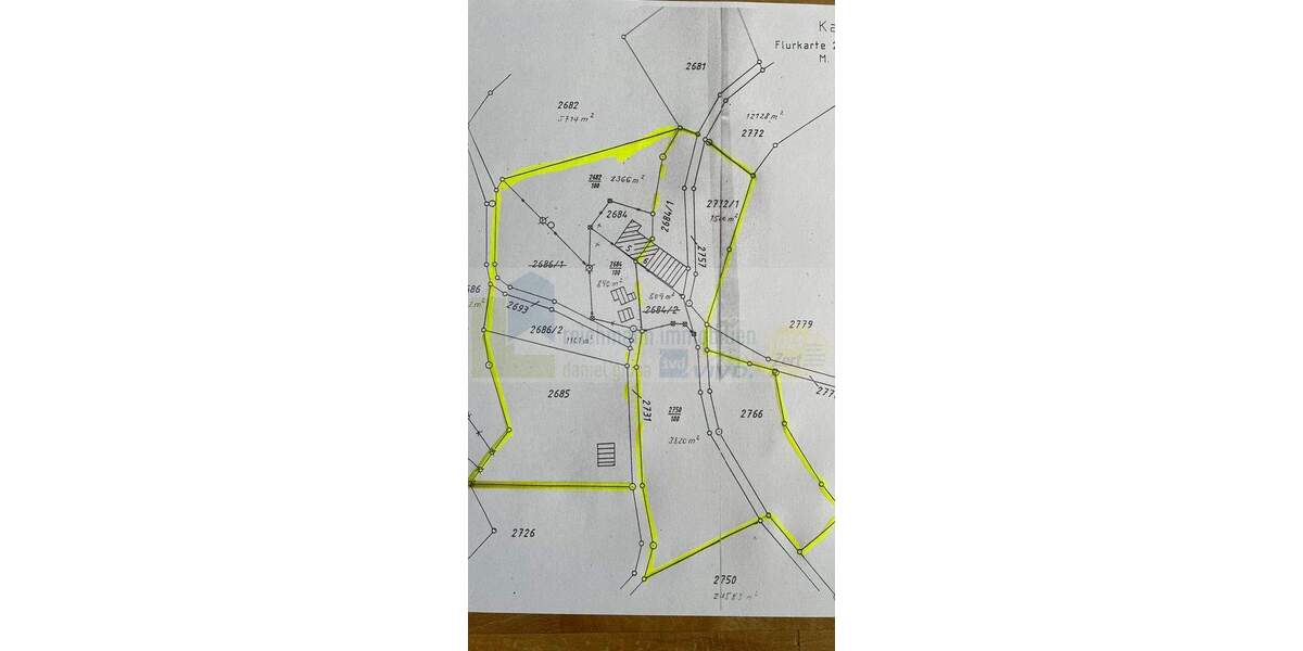 Historischer Doppelbauernhof in traumhafter Alleinlage mit weitem Fernblick und außergewöhnlichem Entwicklungspotenzial ! 8 zimmer