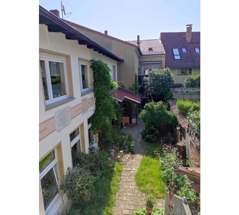 Haus zum Kaufen in Hoyerswerda 199.000 € 400 m²