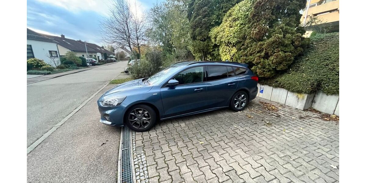 Ford Focus 32.300 km 16.200 &euro; Eislingen 73054