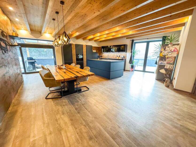 Haus zum Kaufen in Höpfingen 799.900 € 267 m²