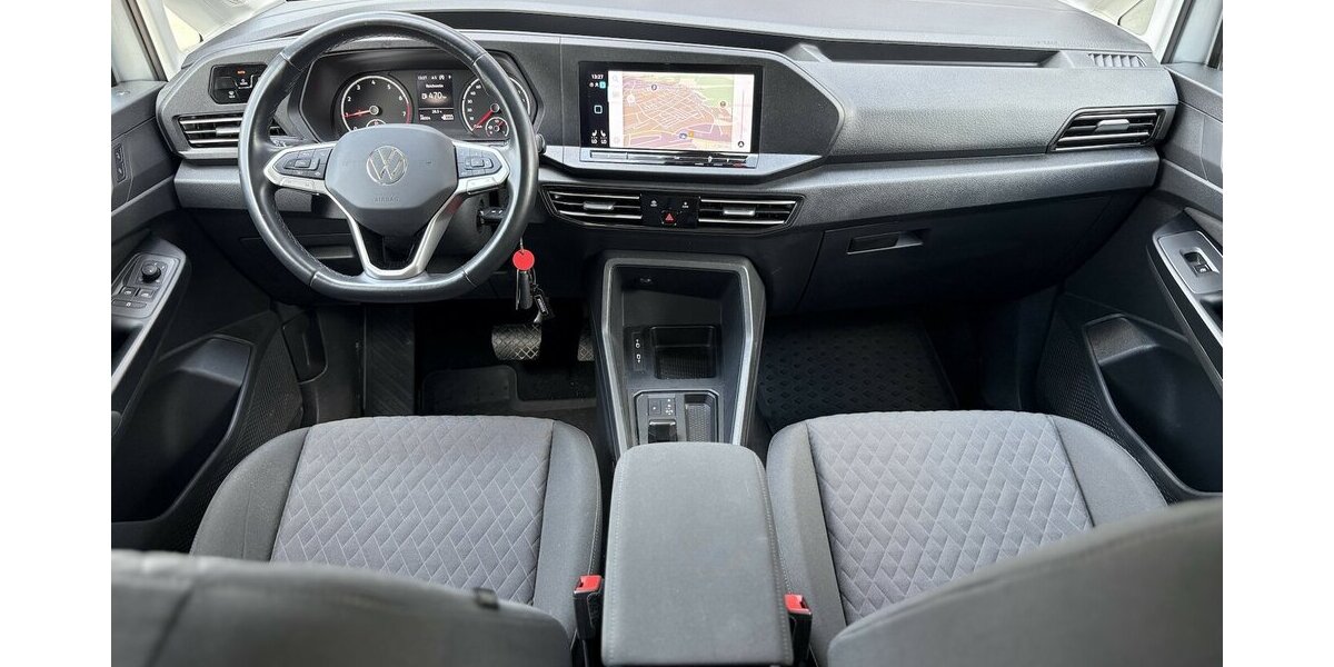 VW Caddy Maxi Life NAVI/CARPLAY/DSG/AHK/7.SITZER 38.004 km 26.900 &euro; Villingen-Schwenningen 78054