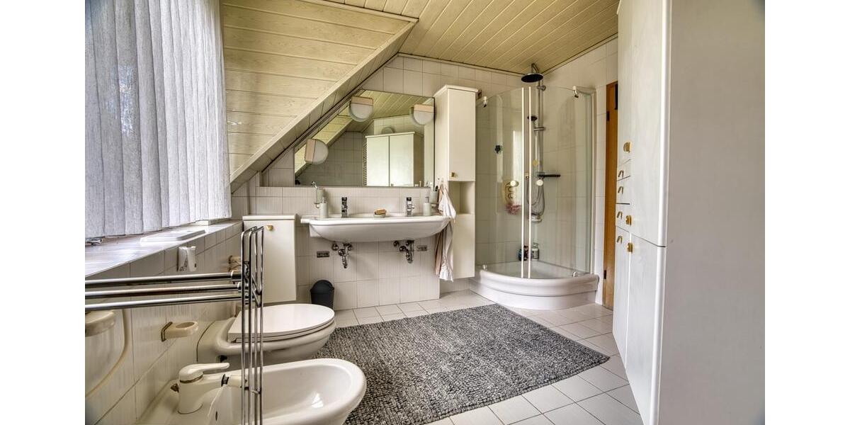 Einfamilienhaus Lauenförde - 6 Zimmer, 201 m&sup2;, 369.500&euro; | Angebot:26835900