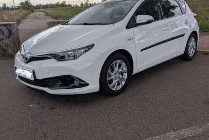 Toyota Auris 96.500 km 14.599 &euro; Schkeuditz, Stadt 04435