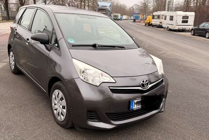 Toyota Verso-S 132.000 km 4.900 &euro; München 80933