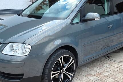 VW Touran 142.000 km 5.800 &euro; Mengkofen 84152