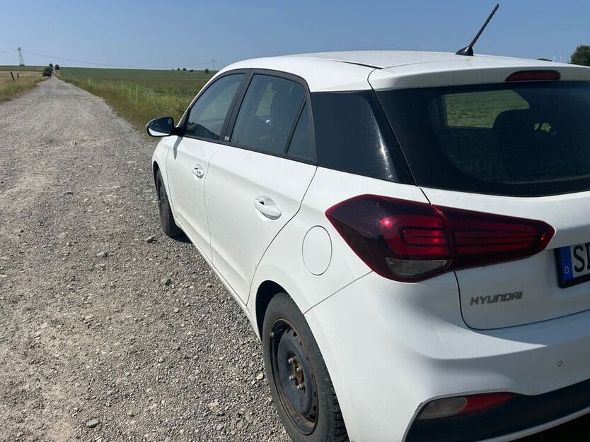 i20