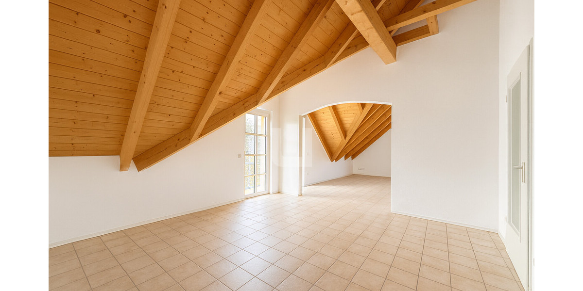 WINDISCH - Gemütliche 2-Zi.- DG Wohnung mit EBK und Balkon in ruhiger & zentraler Wohnlage 2 zimmer