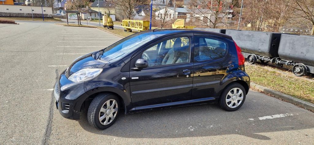 Peugeot 107 72.800 km 3.200 &euro; Aue-Bad Schlema 08280